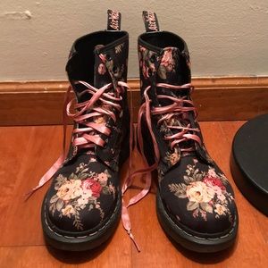 Dr martens vintage floral print